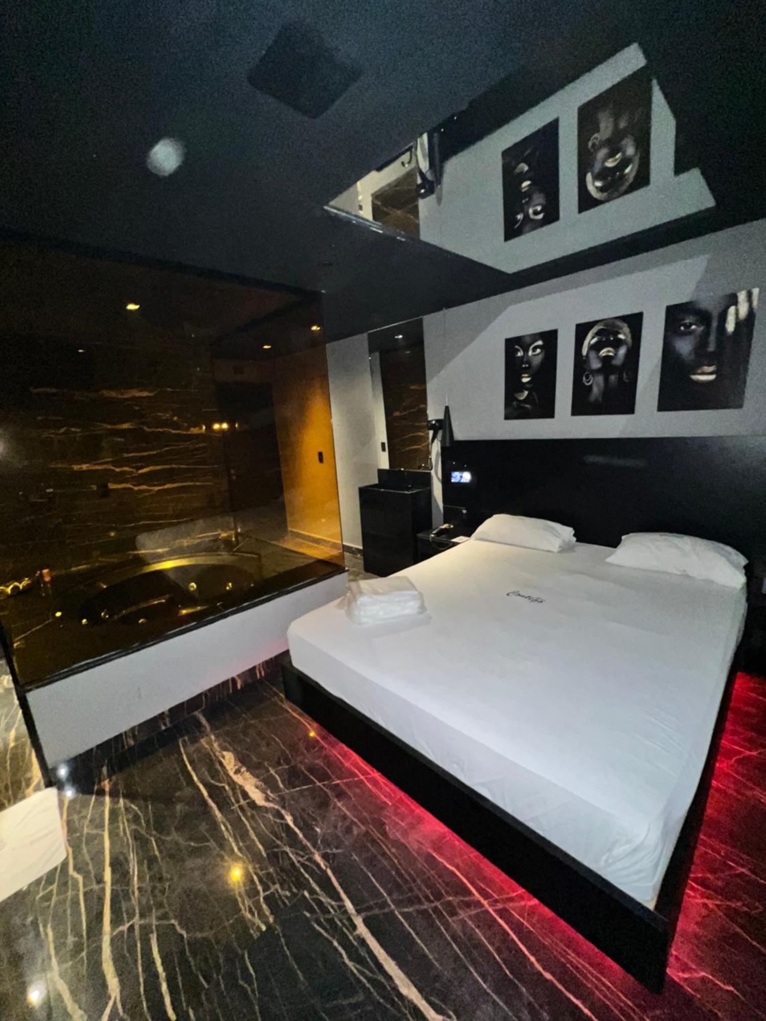 Motel Contigo 과룰류스 외부 사진